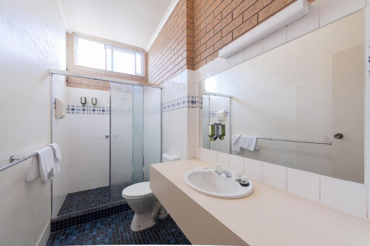 Colac Mid City Motor Inn Экстерьер фото