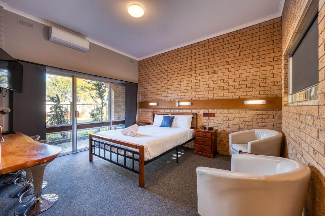 Colac Mid City Motor Inn Экстерьер фото