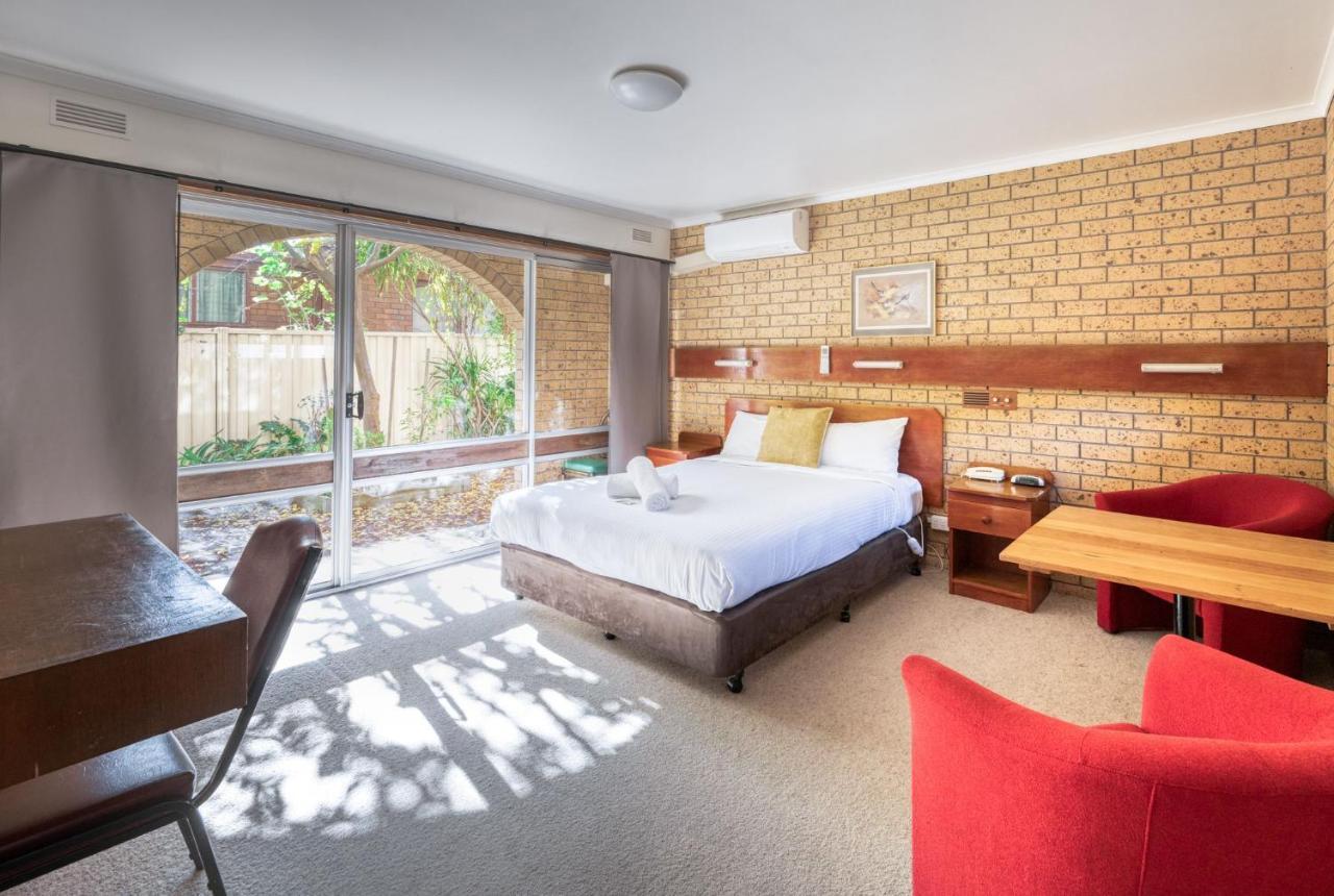Colac Mid City Motor Inn Экстерьер фото