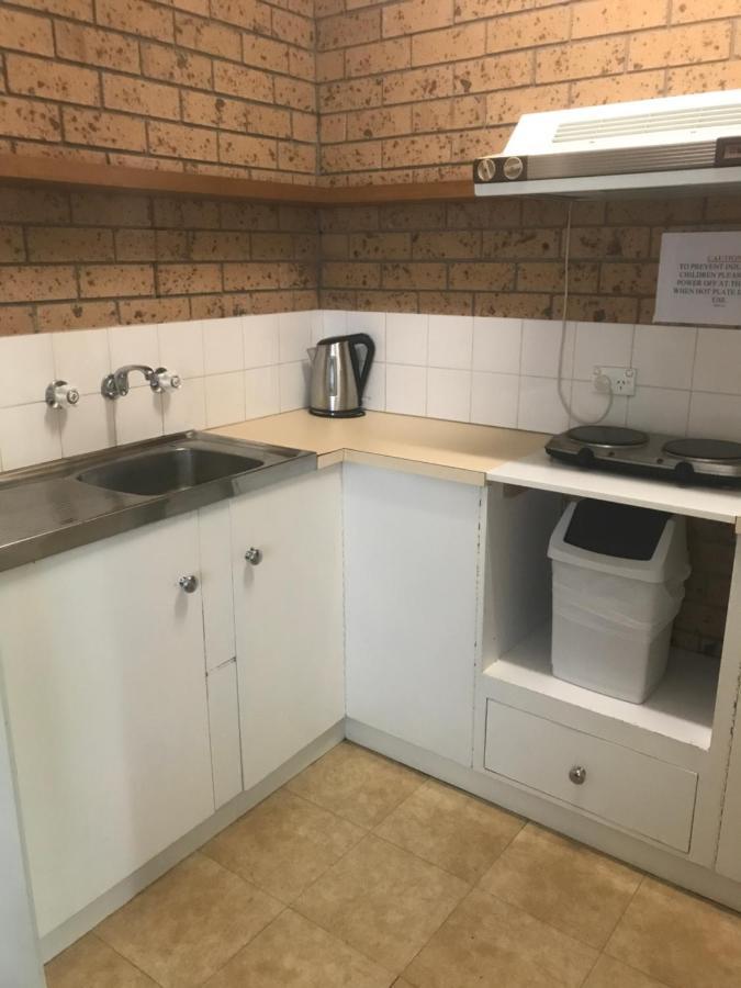 Colac Mid City Motor Inn Экстерьер фото