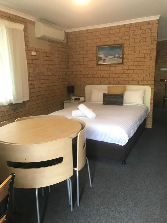 Colac Mid City Motor Inn Экстерьер фото