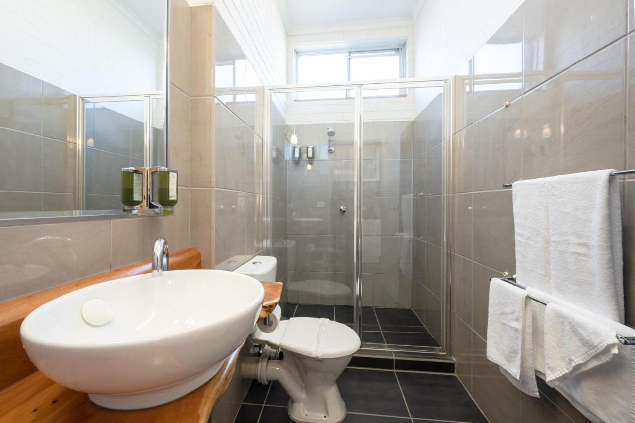 Colac Mid City Motor Inn Экстерьер фото