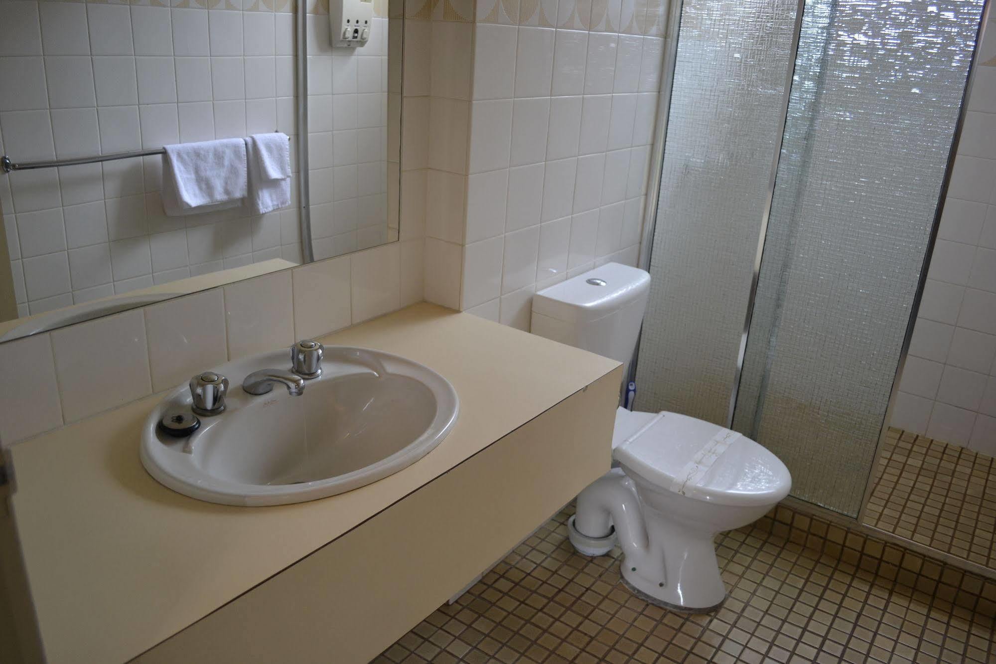 Colac Mid City Motor Inn Экстерьер фото
