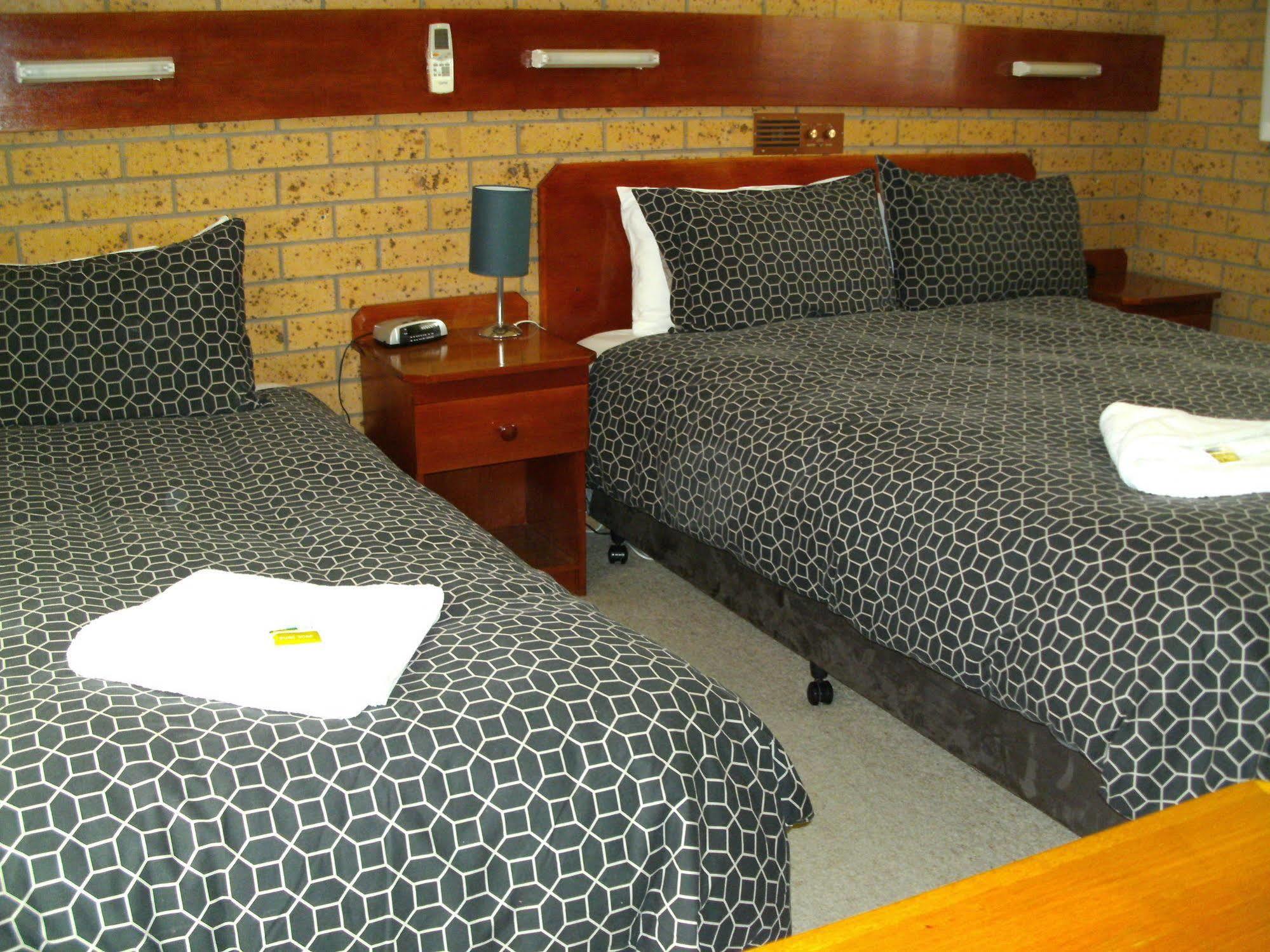 Colac Mid City Motor Inn Экстерьер фото