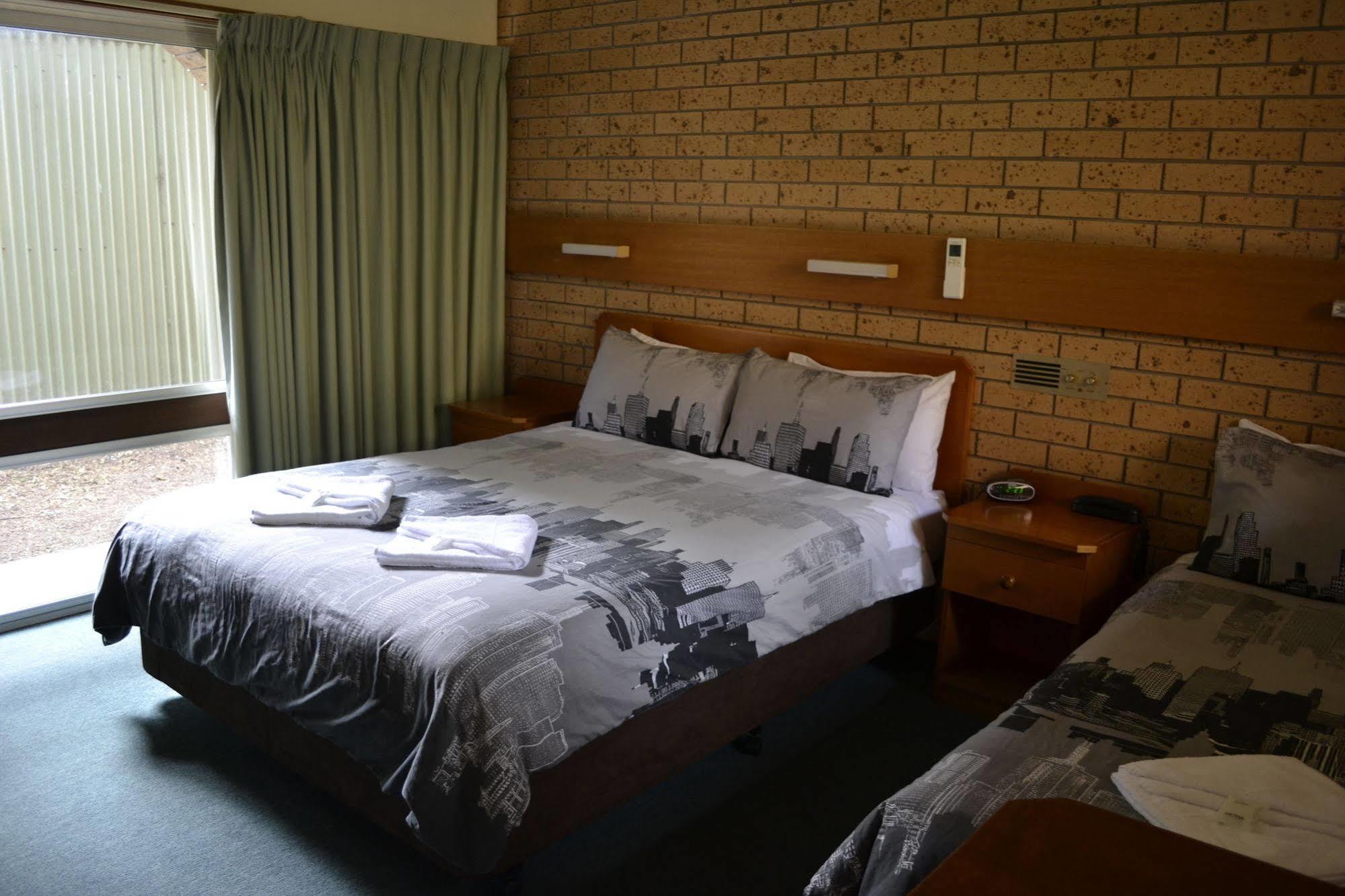 Colac Mid City Motor Inn Экстерьер фото