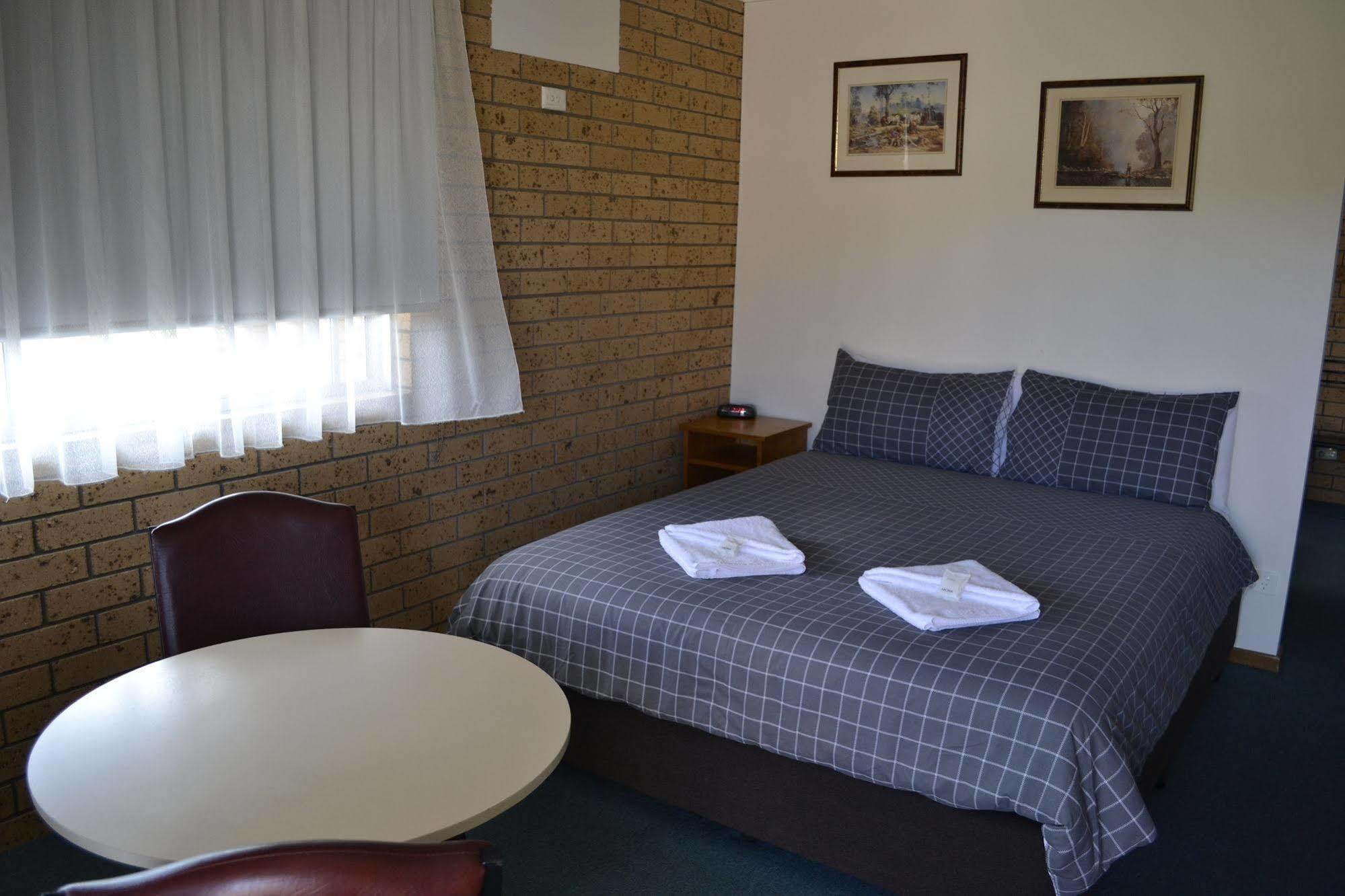 Colac Mid City Motor Inn Экстерьер фото