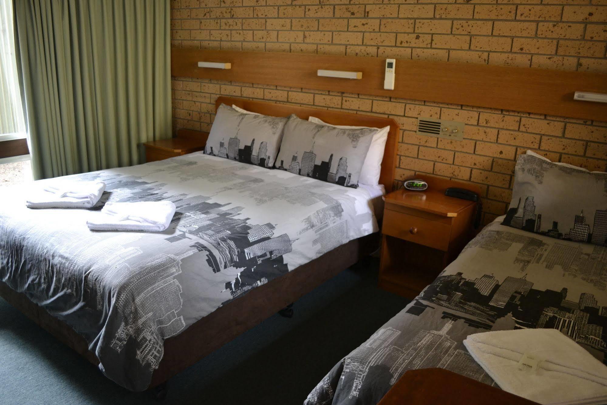 Colac Mid City Motor Inn Экстерьер фото