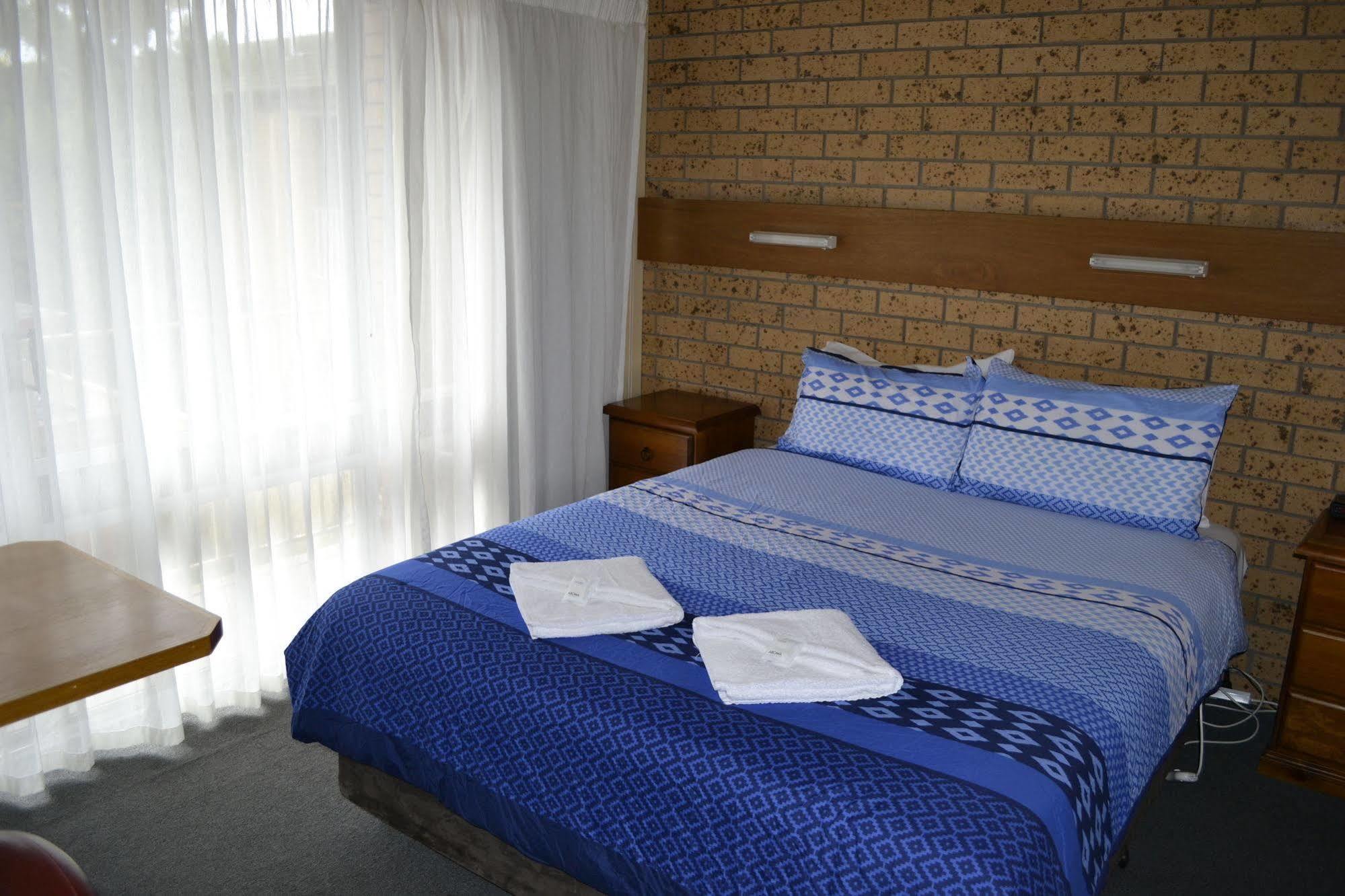 Colac Mid City Motor Inn Экстерьер фото