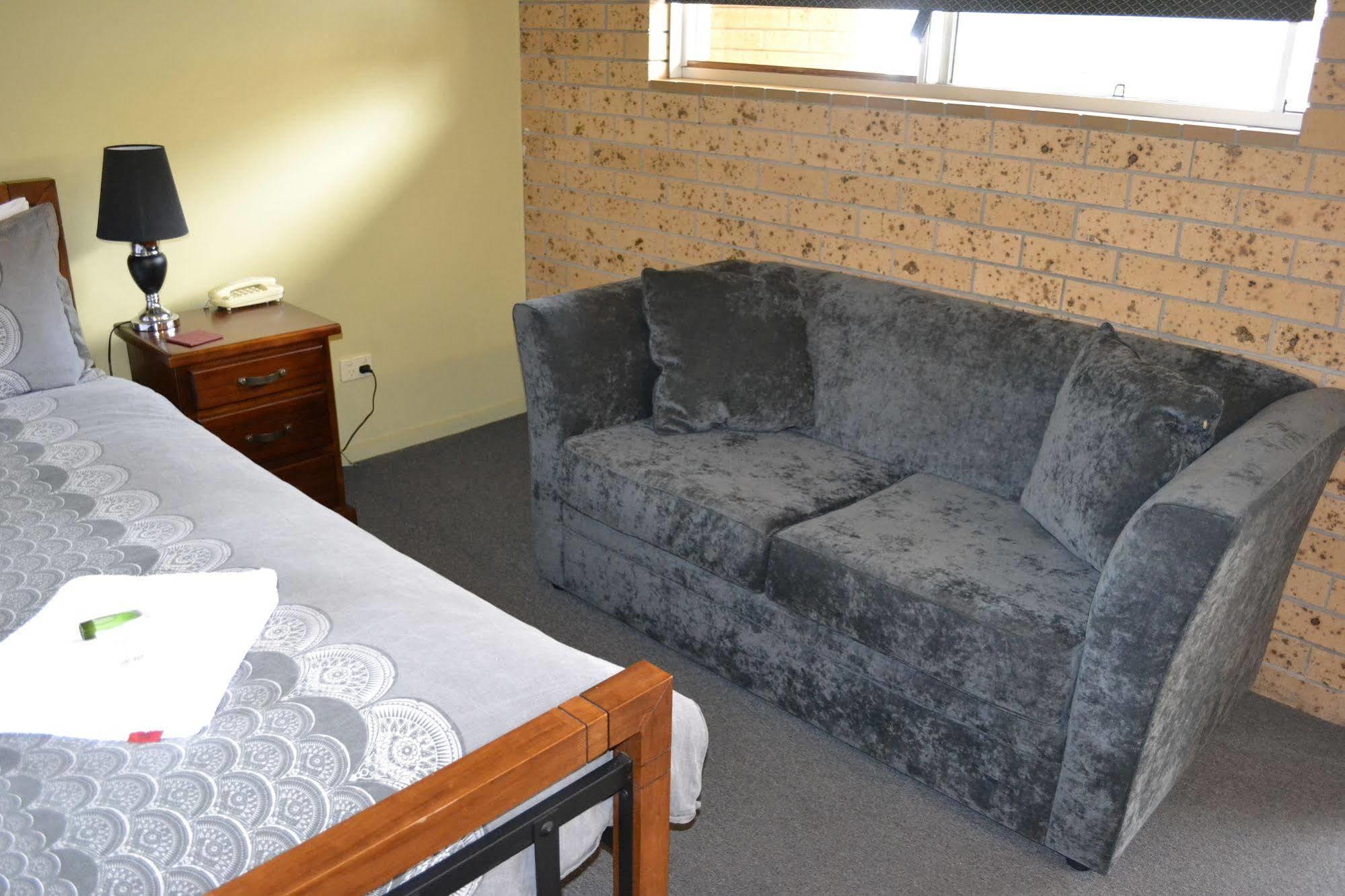 Colac Mid City Motor Inn Экстерьер фото