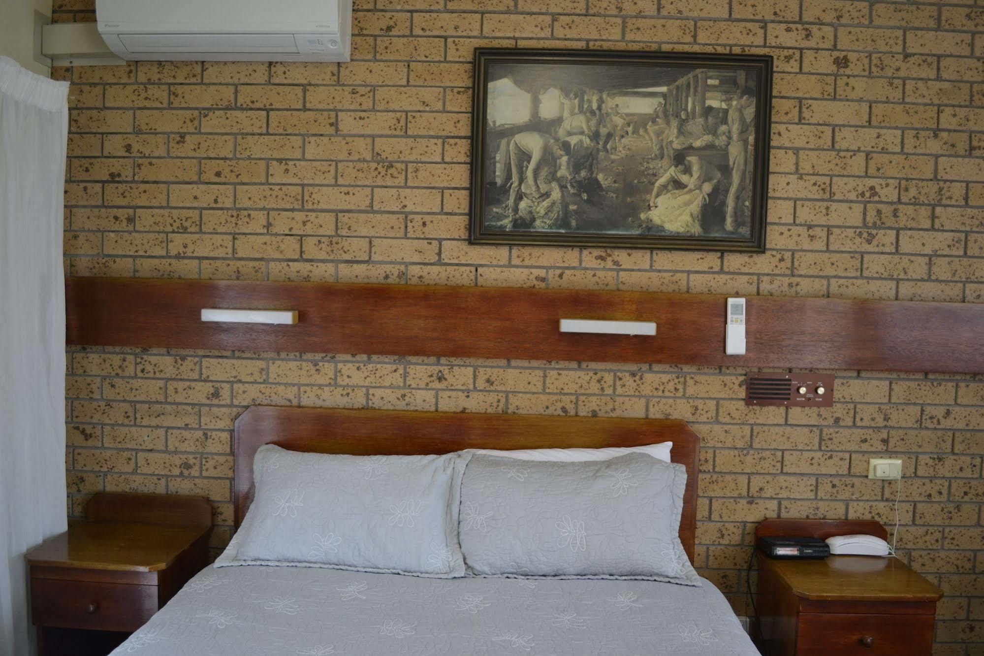 Colac Mid City Motor Inn Экстерьер фото