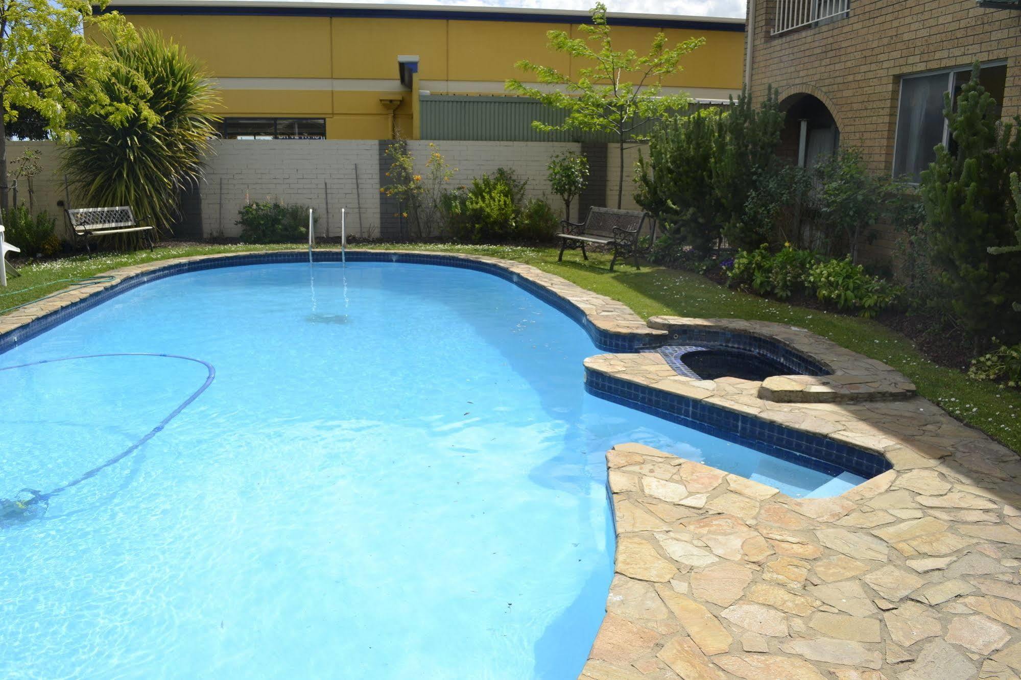 Colac Mid City Motor Inn Экстерьер фото