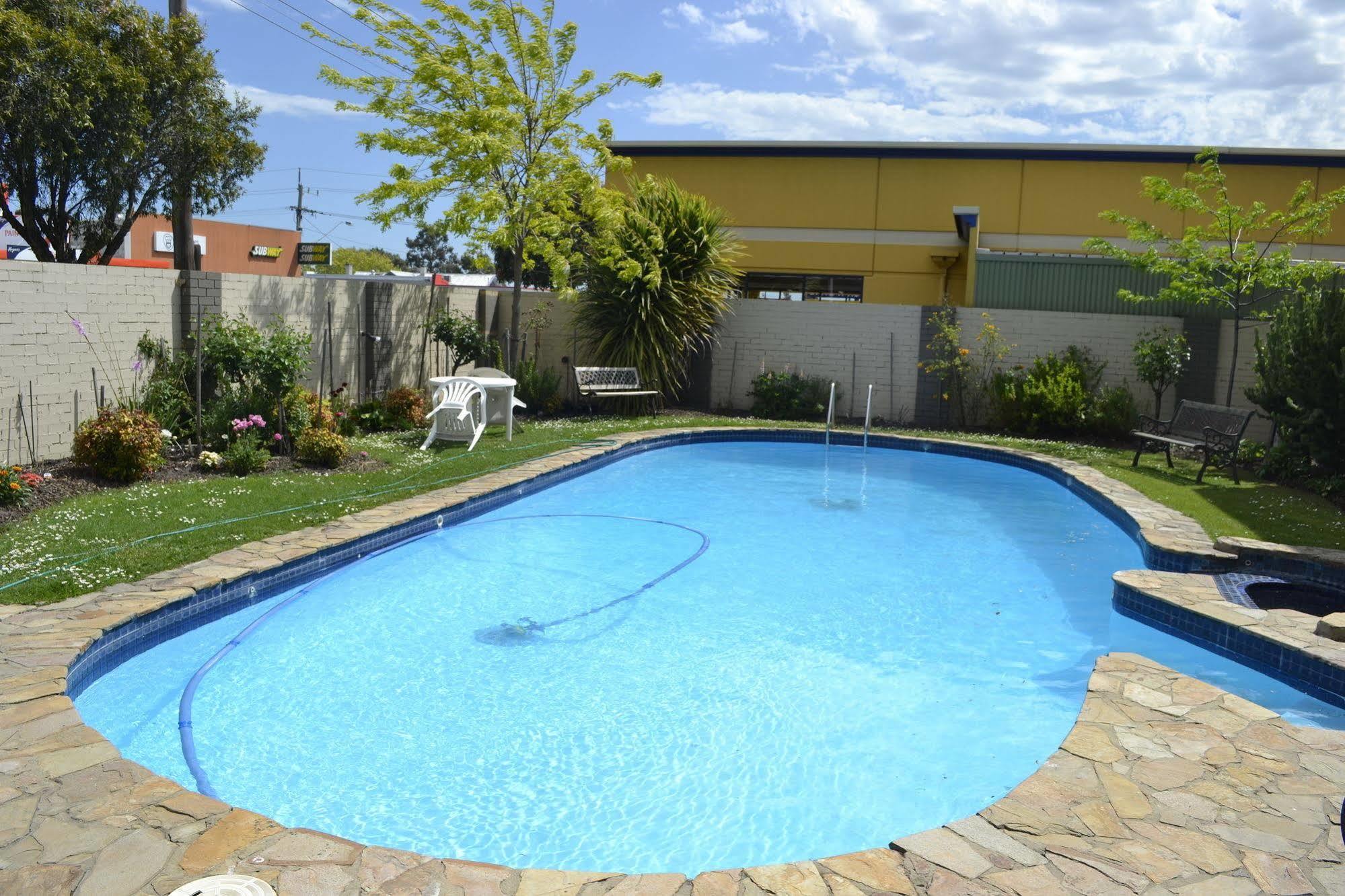 Colac Mid City Motor Inn Экстерьер фото