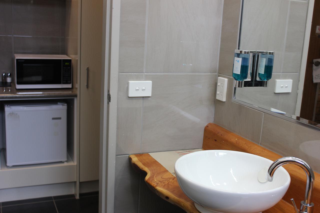 Colac Mid City Motor Inn Экстерьер фото