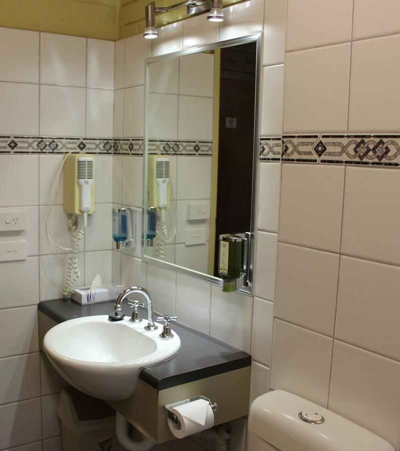 Colac Mid City Motor Inn Экстерьер фото