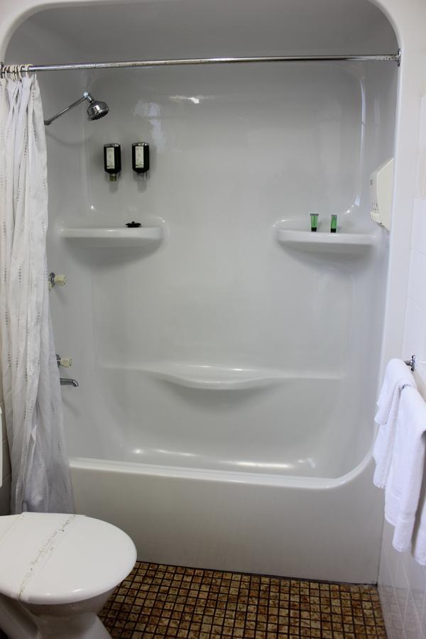 Colac Mid City Motor Inn Экстерьер фото